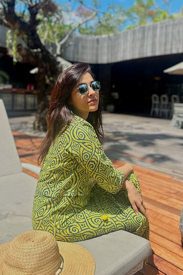 Anchor Rashmi Gautam Enjoys Bali Vacation After Surgery Photos VIral13