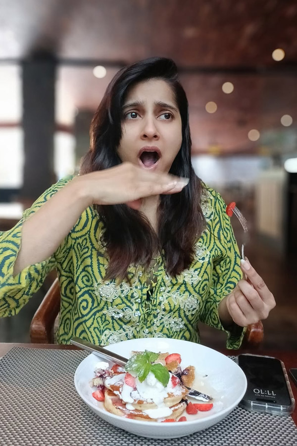 Anchor Rashmi Gautam Enjoys Bali Vacation After Surgery Photos VIral2