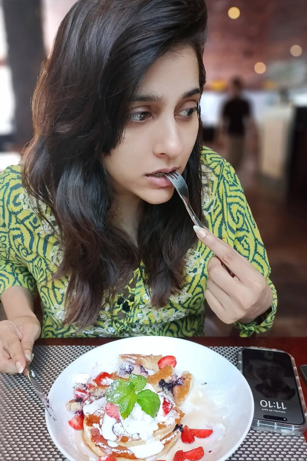 Anchor Rashmi Gautam Enjoys Bali Vacation After Surgery Photos VIral3