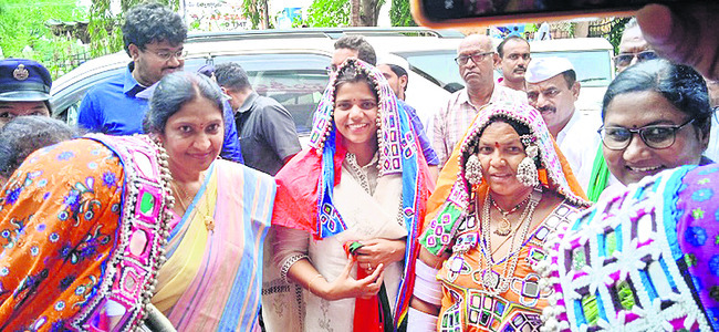 సంక్షేమ పథకాలు అందించడమే లక్ష్యం1