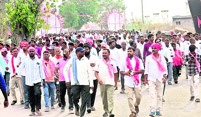 తరలివచ్చిన జన ప్రవాహం..కిక్కిరిసిన సభా ప్రాంగణం1