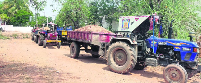 హంతకులను తక్షణమే అరెస్టు చేయాలి 1