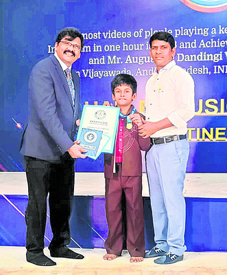 ‘గిన్నిస్’లో చినకాకాని బాలుడికి చోటు 1