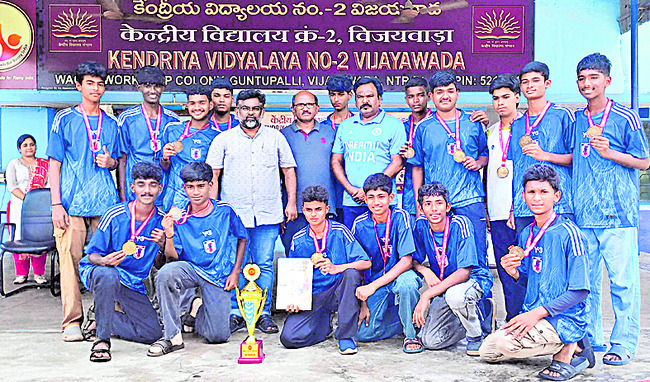 ముగిసిన ఫుట్‌బాల్‌ పోటీలు 1