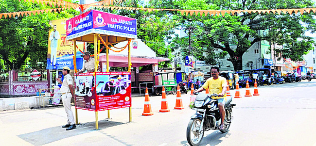 పర్లాకిమిడిలో ట్రాఫిక్ కంట్రోల్పై చర్యలు1
