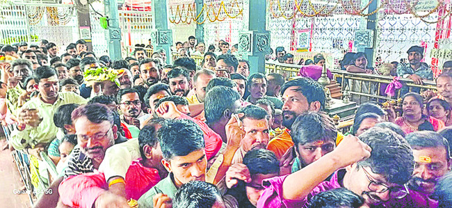 కేతకీ భక్తజన సంద్రం1