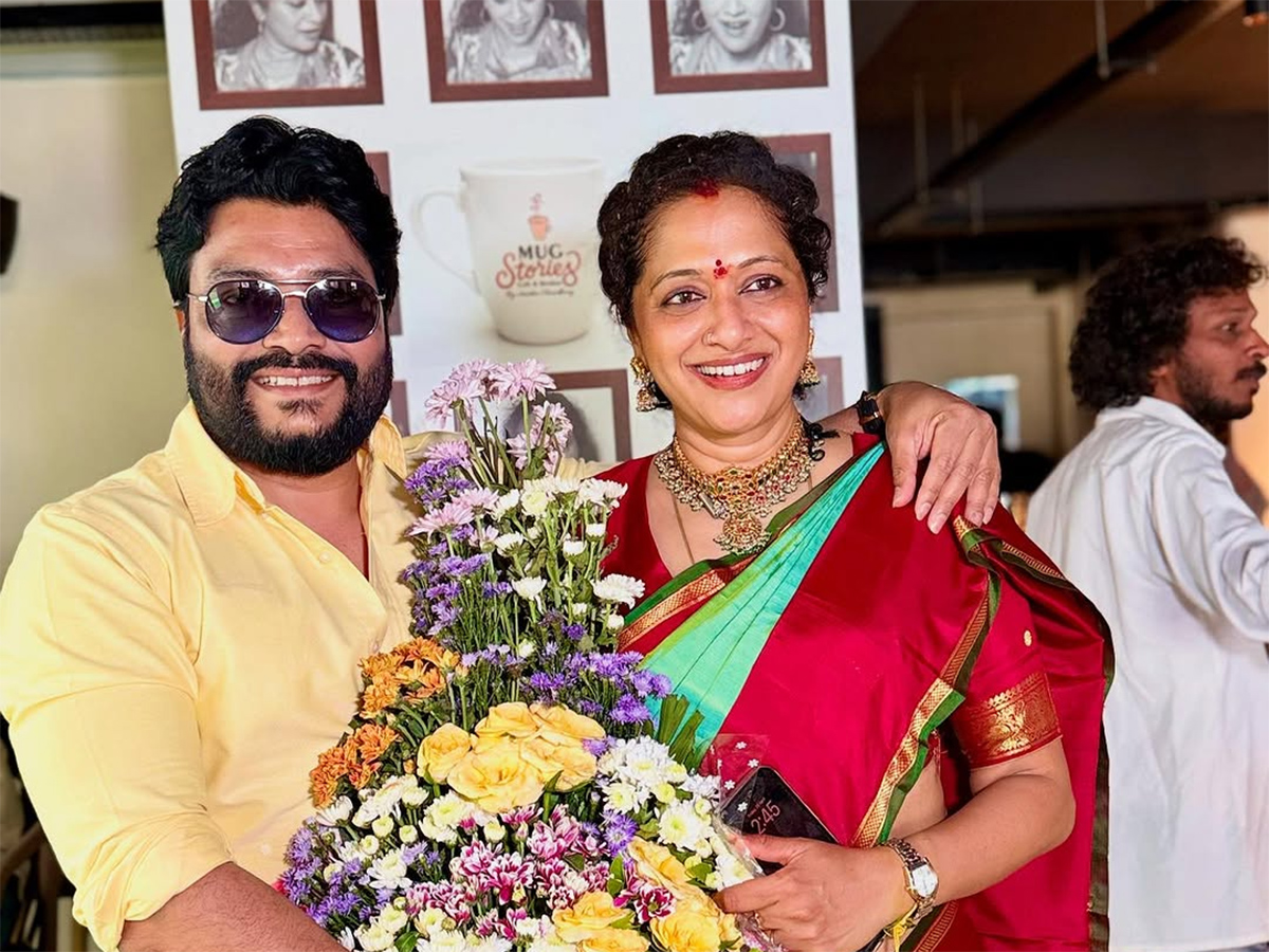 Actress Anita Chaudhary Mug Stories Cafe and Kitchen launched Photos11