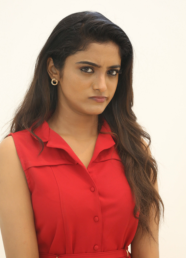 Actress Roopa Koduvayur At Sarangapani Jathakam Movie Photos11