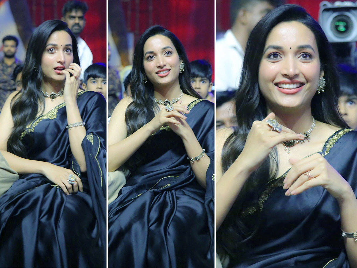 Actress Srinidhi Shetty Cute Expression Photos1
