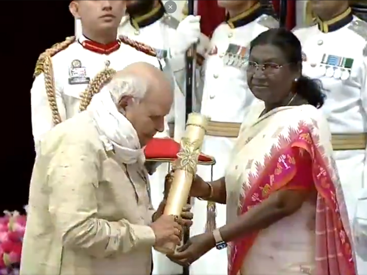 India president Droupadi Murmu presents Padma Awards 2025 ceremony at rastrapathi bhavan2