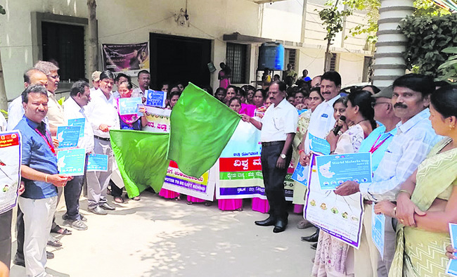 బాలుని కుటుంబానికి పరామర్శ  2