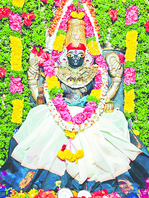 ఆశ కార్యకర్తలకు యూనిఫాం పంపిణీ 1