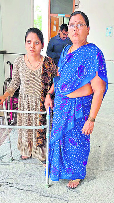 అర్జీదారులతో మర్యాదగా మెలగండి 2