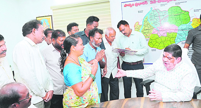 పొన్నంకు కృతజ్ఞతలు తెలిపిన గల్ఫ్ బాధితుడు 1