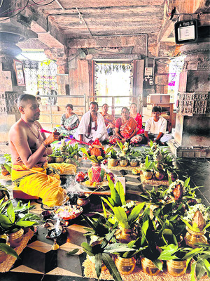 వైభవంగా అష్టోత్తర కలశాభిషేకం1