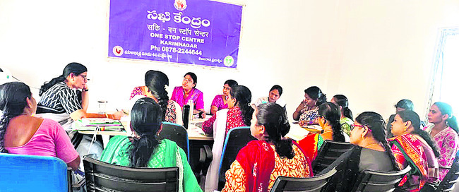 యువ వికాసం అర్జీలు   వేగంగా పరిశీలించండి1