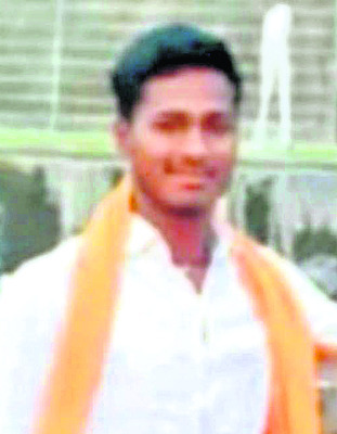 తండ్రి మందలించాడని కొడుకు ఆత్మహత్య1