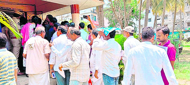 పీజీఆర్ఎస్లో నిరసనల హోరు 2