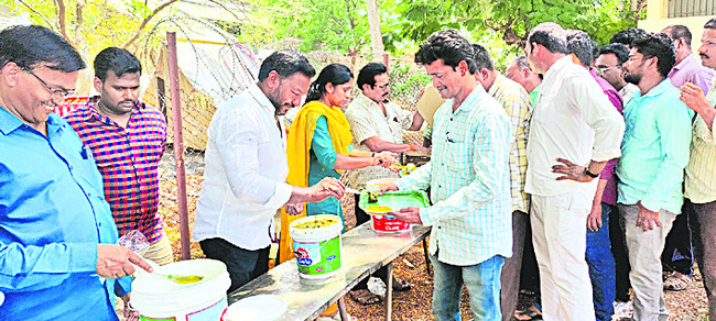 అటు మట్టి దందా..ఇటు ఆక్రమణలు 1