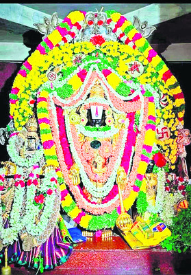 వాడపల్లి వెంకన్నకు రూ.1.47 కోట్ల ఆదాయం1