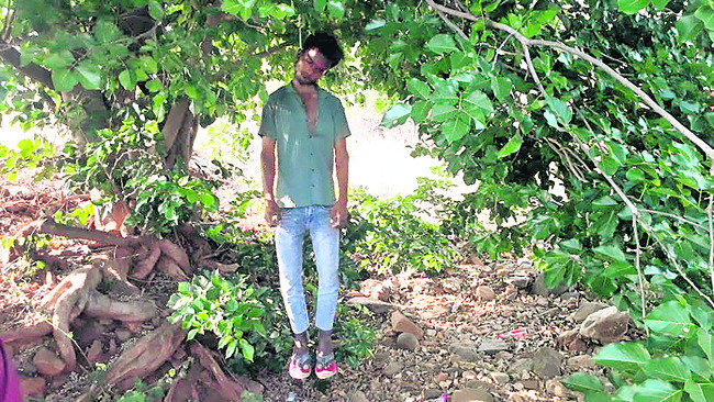 గడ్డివాములో  మగ శిశువు లభ్యం1