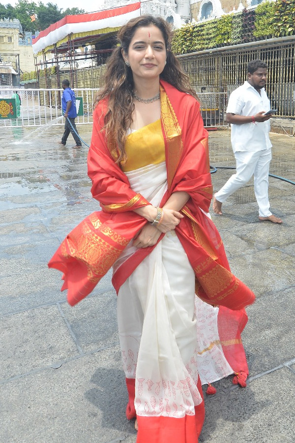 Actress Ashika Ranganath Visits Tirumala Temple Photos2