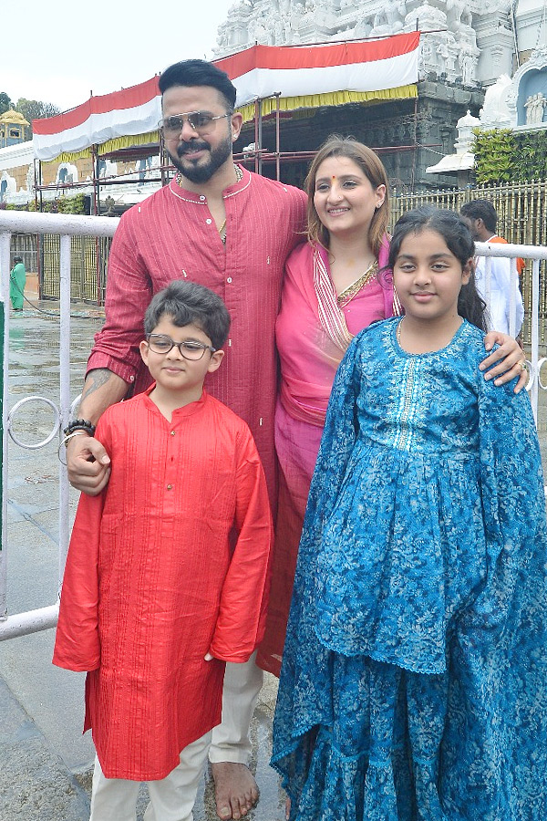 Former Cricketer Sreesanth Visits Tirumala Temple With His Family Photos3