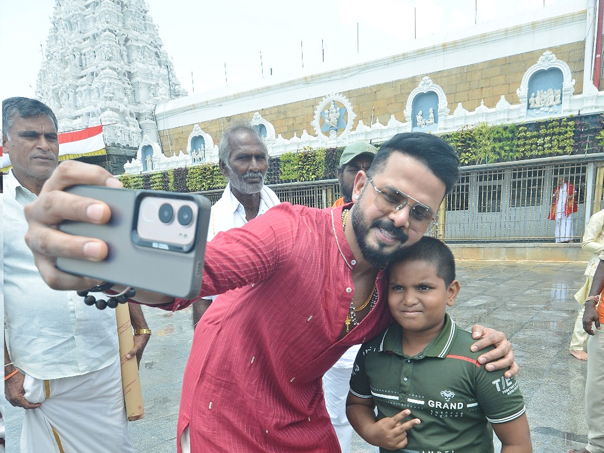 Former Cricketer Sreesanth Visits Tirumala Temple With His Family Photos10