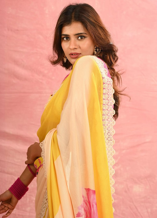 Odela movie beauty Hebah Patel latest pictures in a saree5