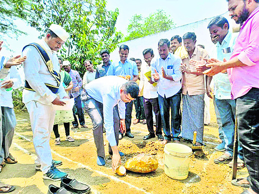 ఉపాధిలో  మూడో స్థానం 1