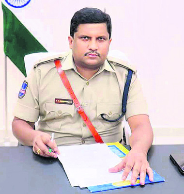 ● లింకులు, ఓటీపీలతో పెరిగిన సైబర్‌ మోసాలు ● రెచ్చిపోతున1