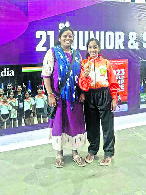 రోప్‌ స్కిప్పింగ్‌లో అపురూపం1
