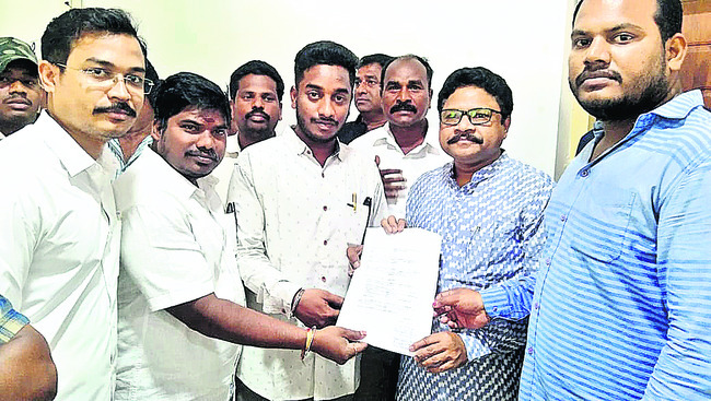 విశ్రాంత ఉపాధ్యాయుడికి సత్కారం 4