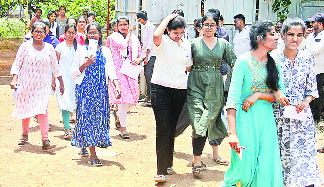 జేఈఈ మెయిన్స్‌  ప్రారంభం1