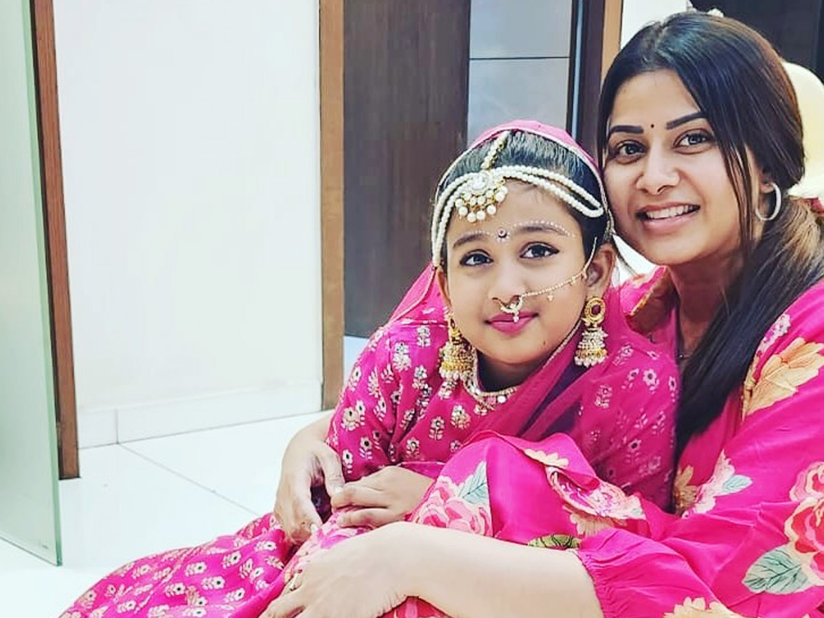 Have You Ever Seen Actress Sangeetha Daughter Photos4