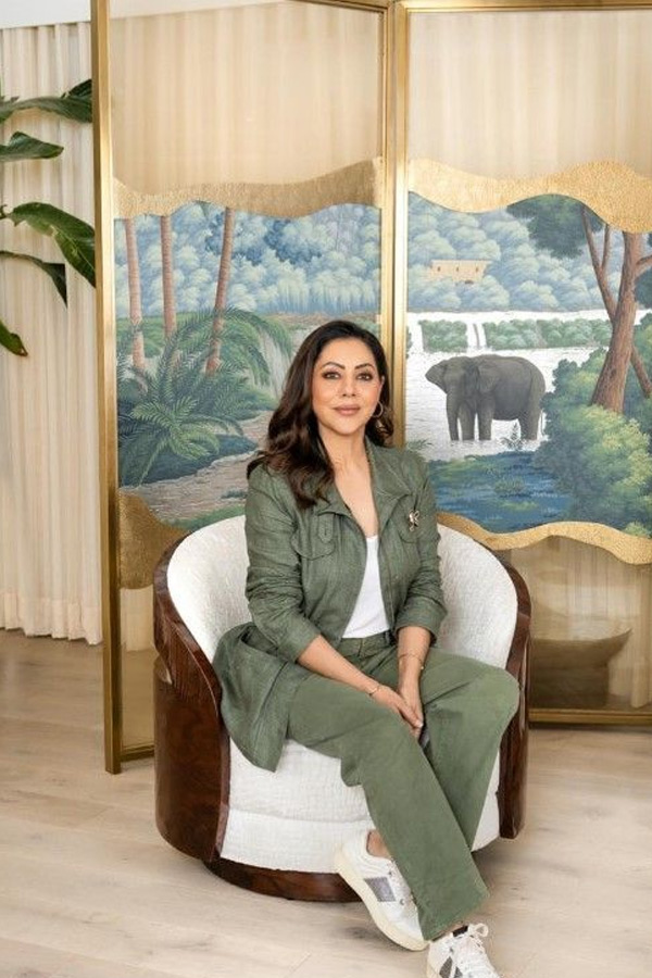 Shah Rukh Khan shifting out of Mannat, Gauri Khan sells Mumbai flat for Rs 11.61 cr Photos8