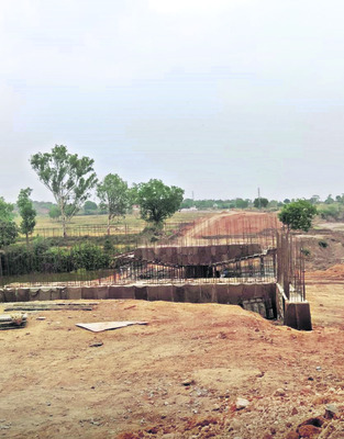 రహదారి విస్తరణతో తొలగుతున్న మలుపులు2