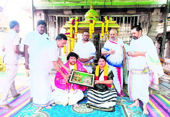 మహానందీశ్వరుడి సేవలో కలెక్టర్‌ 1