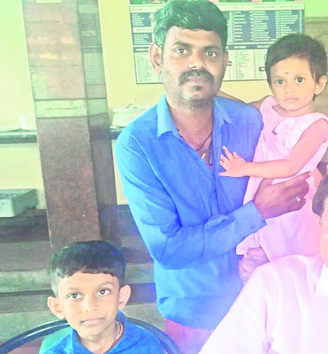 కాలువలో పడ్డ కారు2
