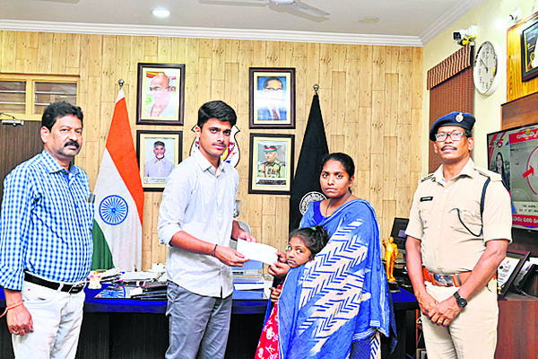 రమణమూర్తికి ఈఓగా పదోన్నతి 1