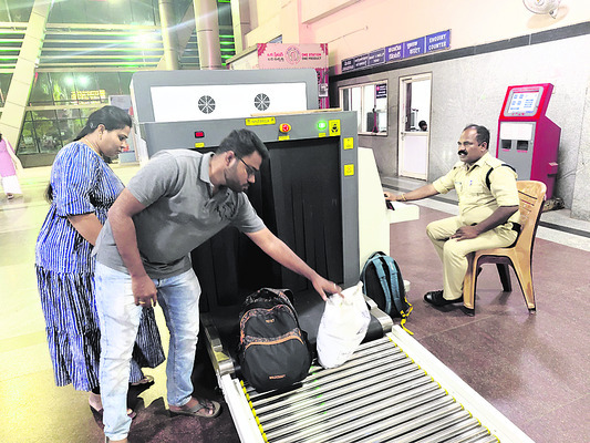 వైఎస్సార్‌సీపీ పార్లమెంట్‌ పరిశీలకుల నియామకం1