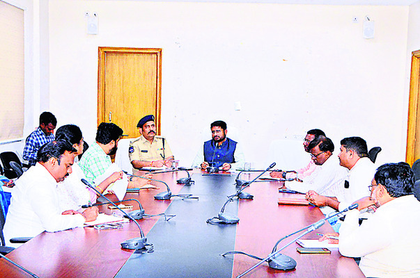 ‘నీట్’కు పకడ్బందీ ఏర్పాట్లు
1