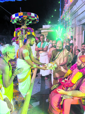 అంగరంగ వైభవం.. చెన్న కేశవుని చందనోత్సవం 1