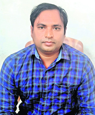 మేం చెప్పినోళ్లకే ఇవ్వాలి!1