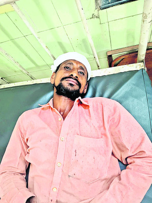 పాడి గేదెలను తీసుకెళుతున్న వ్యక్తిపై దాడి 1