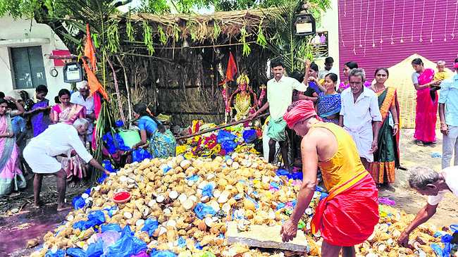 సనపకు పోటెత్తిన భక్త జనం 1