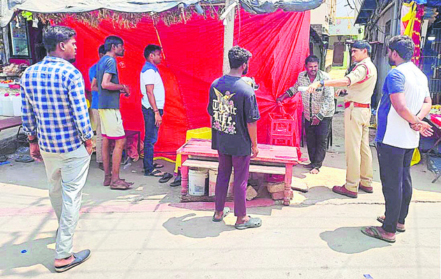 పుస్తెలతాడు అపహరణ
1