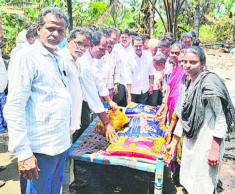 విద్యార్థిని సర్టిఫికెట్లు అగ్నికి ఆహుతి1