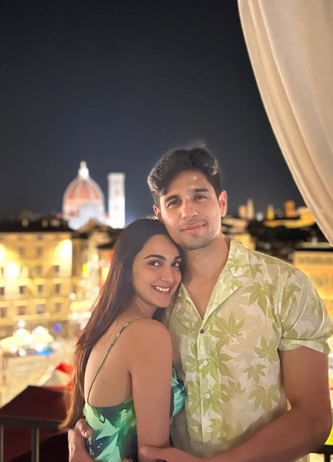 mom to be kiara advani pregnancy glow in new holiday pictures with sidharth malhotra11