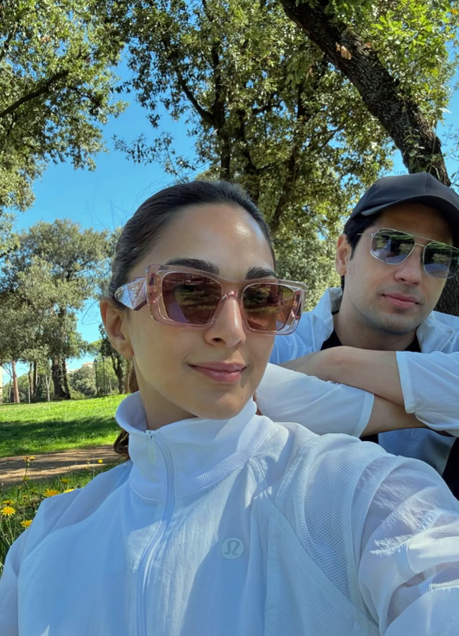 mom to be kiara advani pregnancy glow in new holiday pictures with sidharth malhotra10